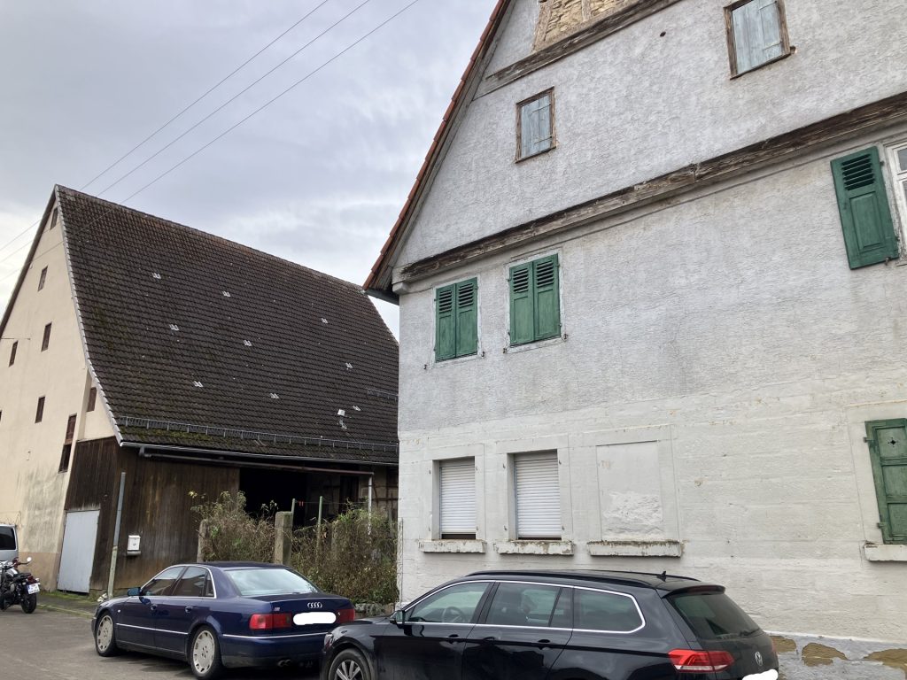 Brackenheim - Mehr Platz geht nicht! Sanierungsbedürftiges Bauernhaus mit Nebengebäuden sucht neue Eigentümer.