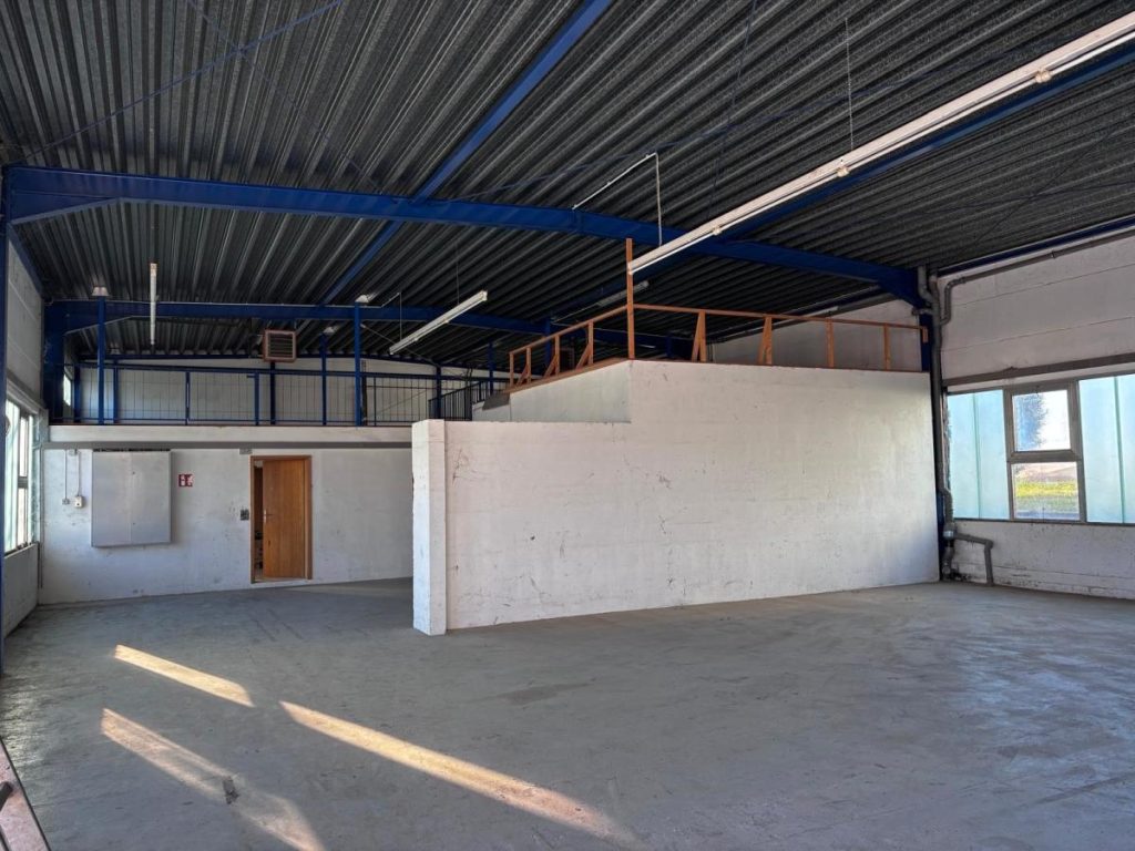 Heilbronn - Gewerbehalle mit 3 Fam. Haus HN-Böckingen  zu Verkaufen !!!!